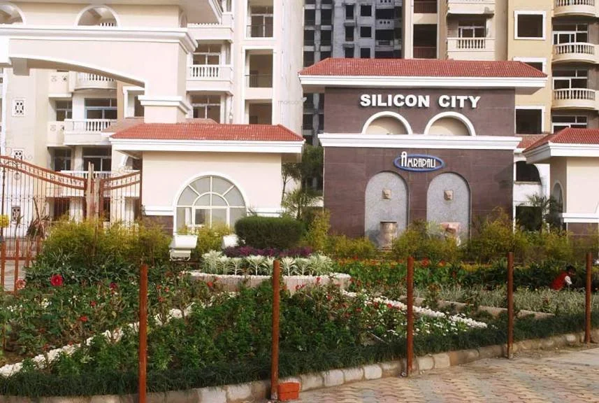 Amrapali Silicon City